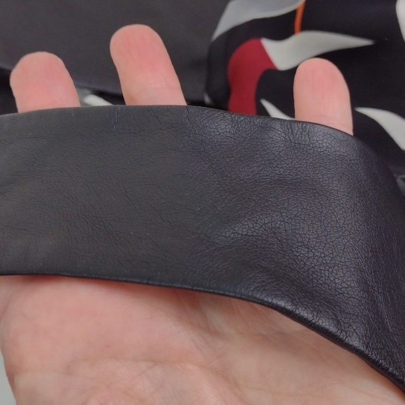 BISOU BISOU Black Very Leather Like Strap Modern Art Graphic Captivating Tank - Picture 10 of 16